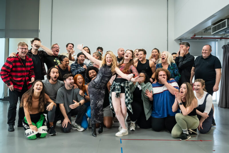  I SHOULD BE SO LUCKY. Rehearsals. Kylie Minogue and Company. Photo Marc Brenner